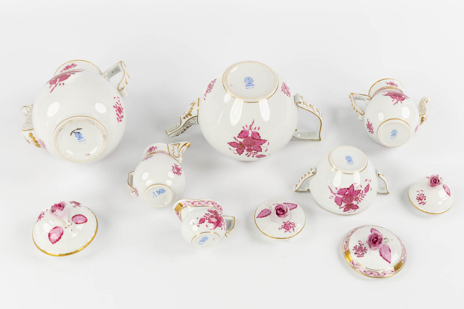 Herend Porcelain, 'Apponyi' an 83-piece hand-painted porcelain dinner service.