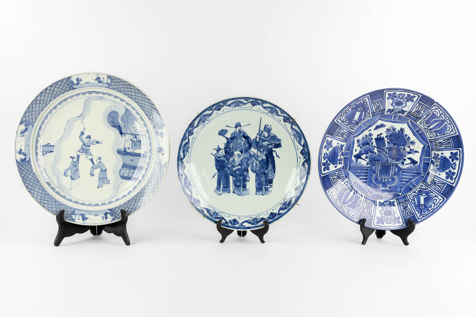 A set of three Chinese blue-white plates. (D:45 cm)