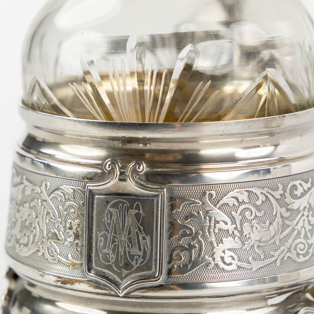 A collection of silver table accessories, oil/vinegar, salt/pepper, mustard pot, and mirror. (L:9 x W:21 x H:26 cm)