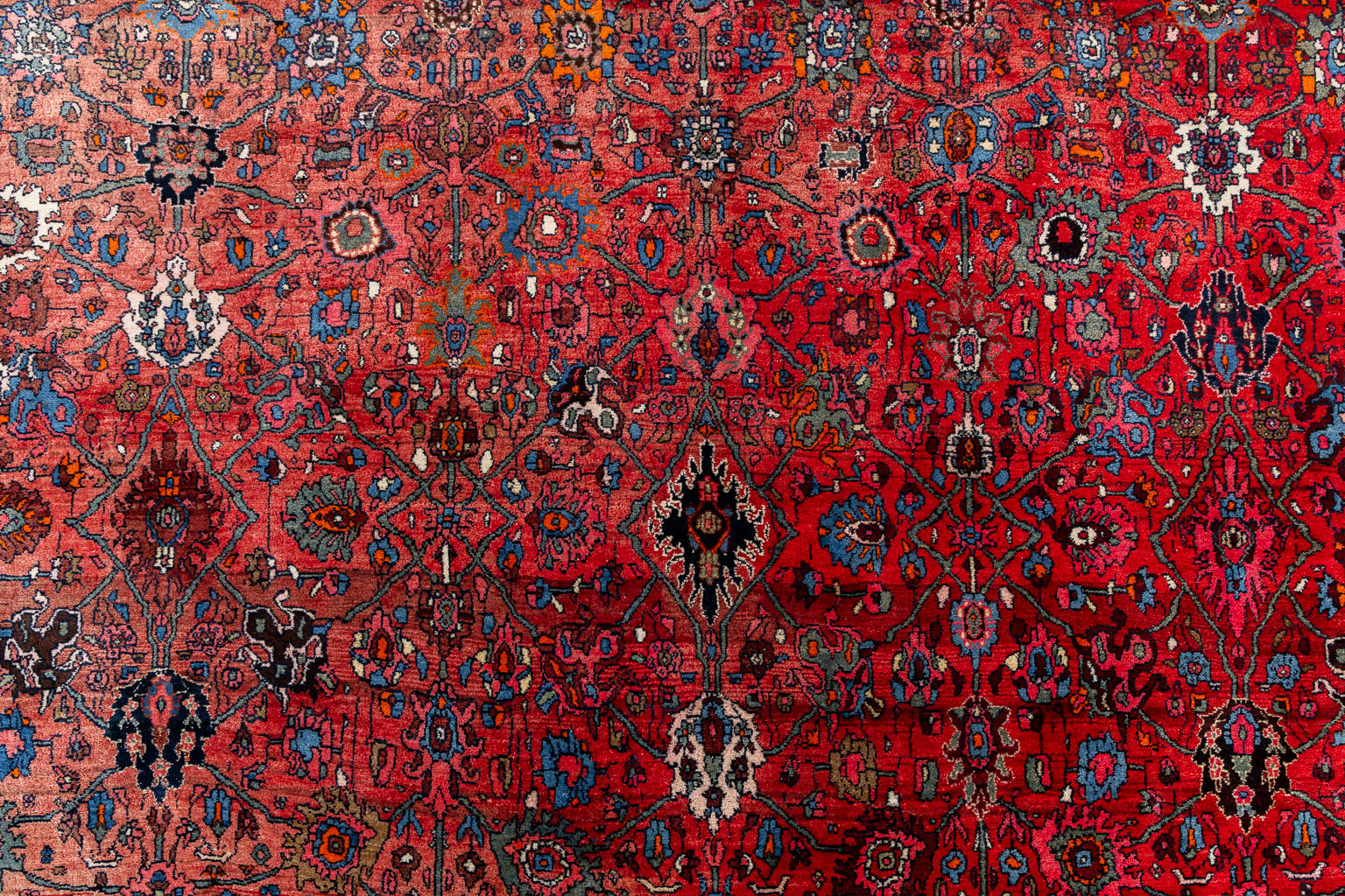 An Oriental hand-made carpet, Bidjar. (L:434 x W:329 cm)