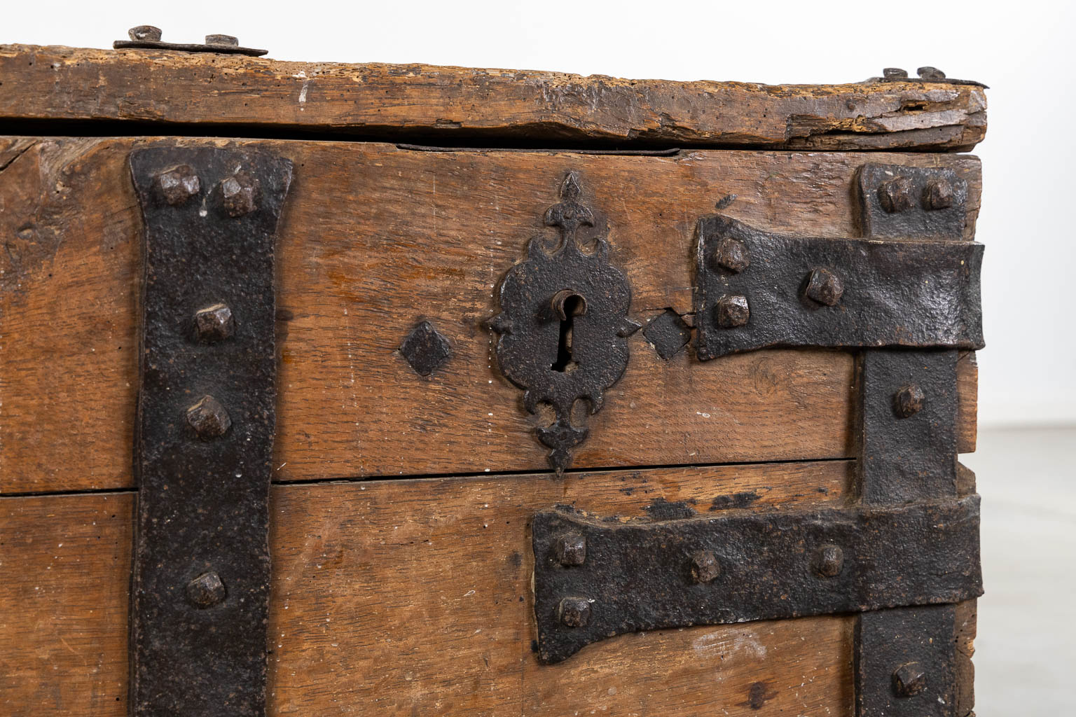 An antique chest with wrought iron hardware, Northern France or Flanders, circa 1600. (L:59 x W:130 x H:51 cm)