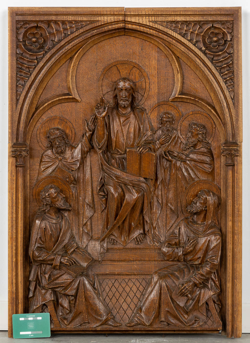 A wood sculptured scène 