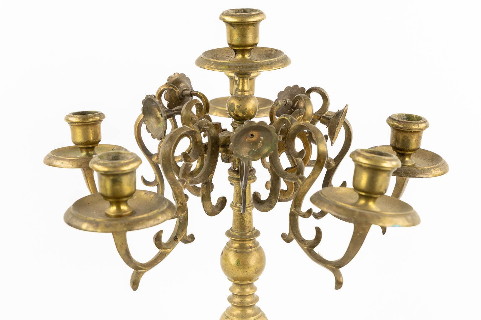 A set of weights, dated 1795. Added an antique candelabra with removeable arms. 19th C. (H:34 cm)