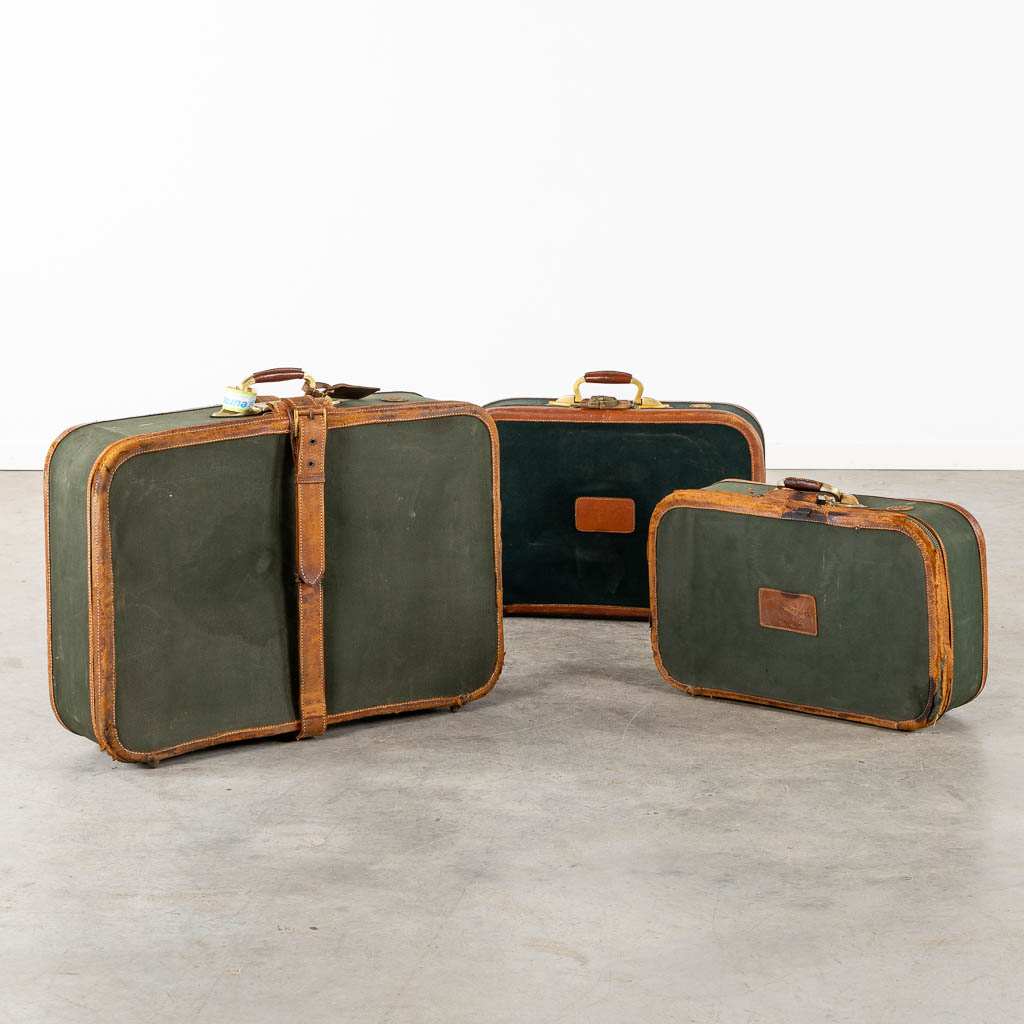 Delvaux, three travellers suitcases. (W:76 x H:52 cm)