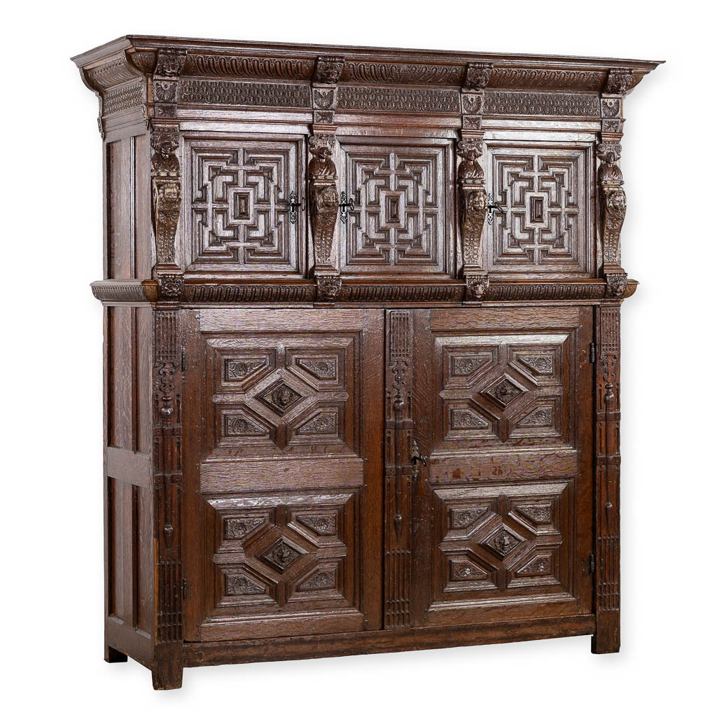 An antique 5-door cabinet 'Buffet à Cinq Portes', Flemish Renaissance, 17th C. (L:66 x W:183 x H:197 cm)