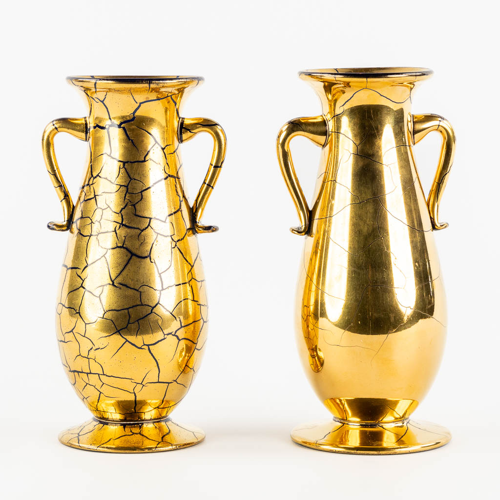 Verrerie de Saint-Prex, a pair of art glass vases. Swiss. (W:11,5 x H:22 cm)