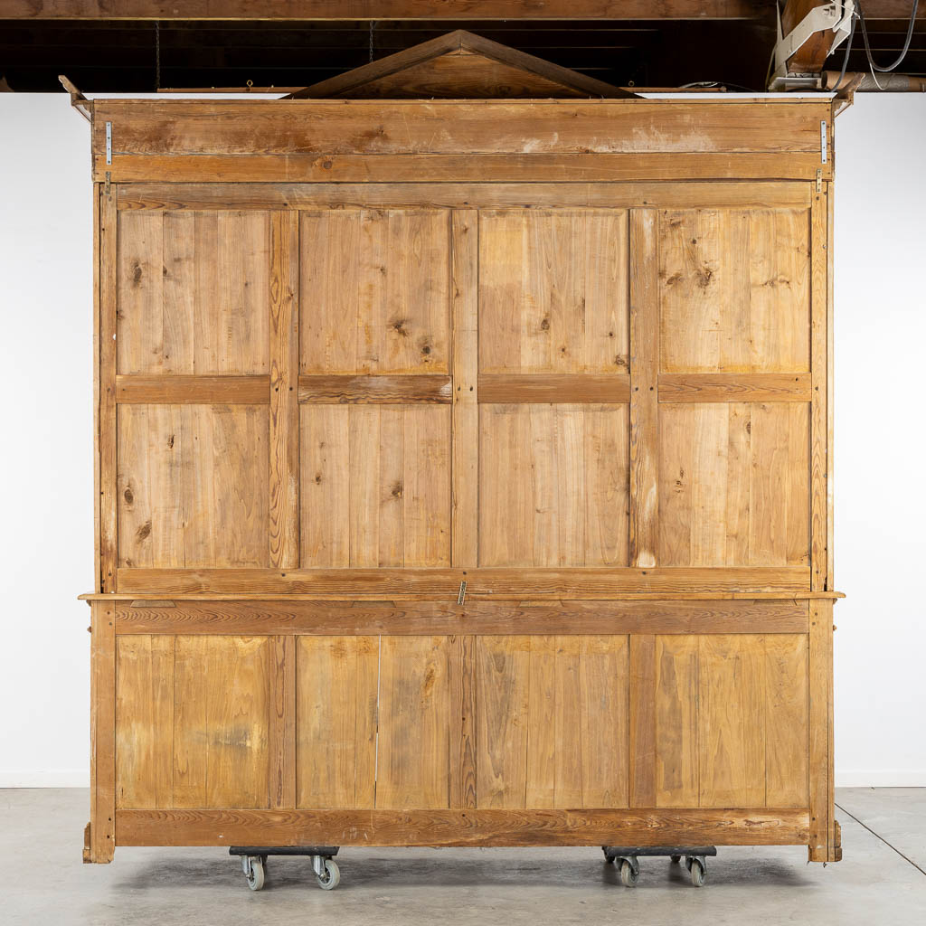 A large shop display cabinet, Pine, Neoclassical style, 19th C. (L:60 x W:260 x H:288 cm)