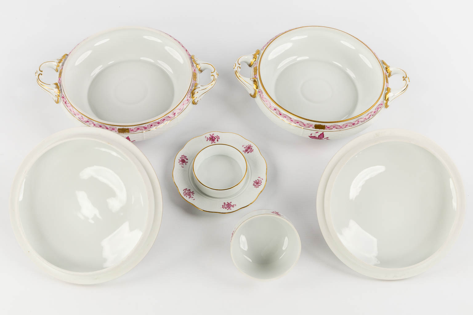 Herend Porcelain, 'Apponyi' an 83-piece hand-painted porcelain dinner service.