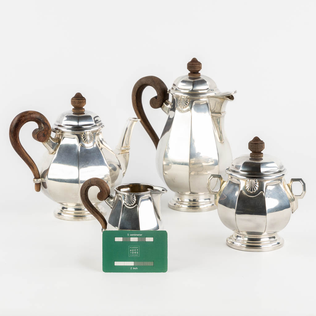 Wolfers Frères, SF 44, a silver coffee and tea service, silver, 800/1000, 1,570kg. (L:11 x W:18 x H:24 cm)