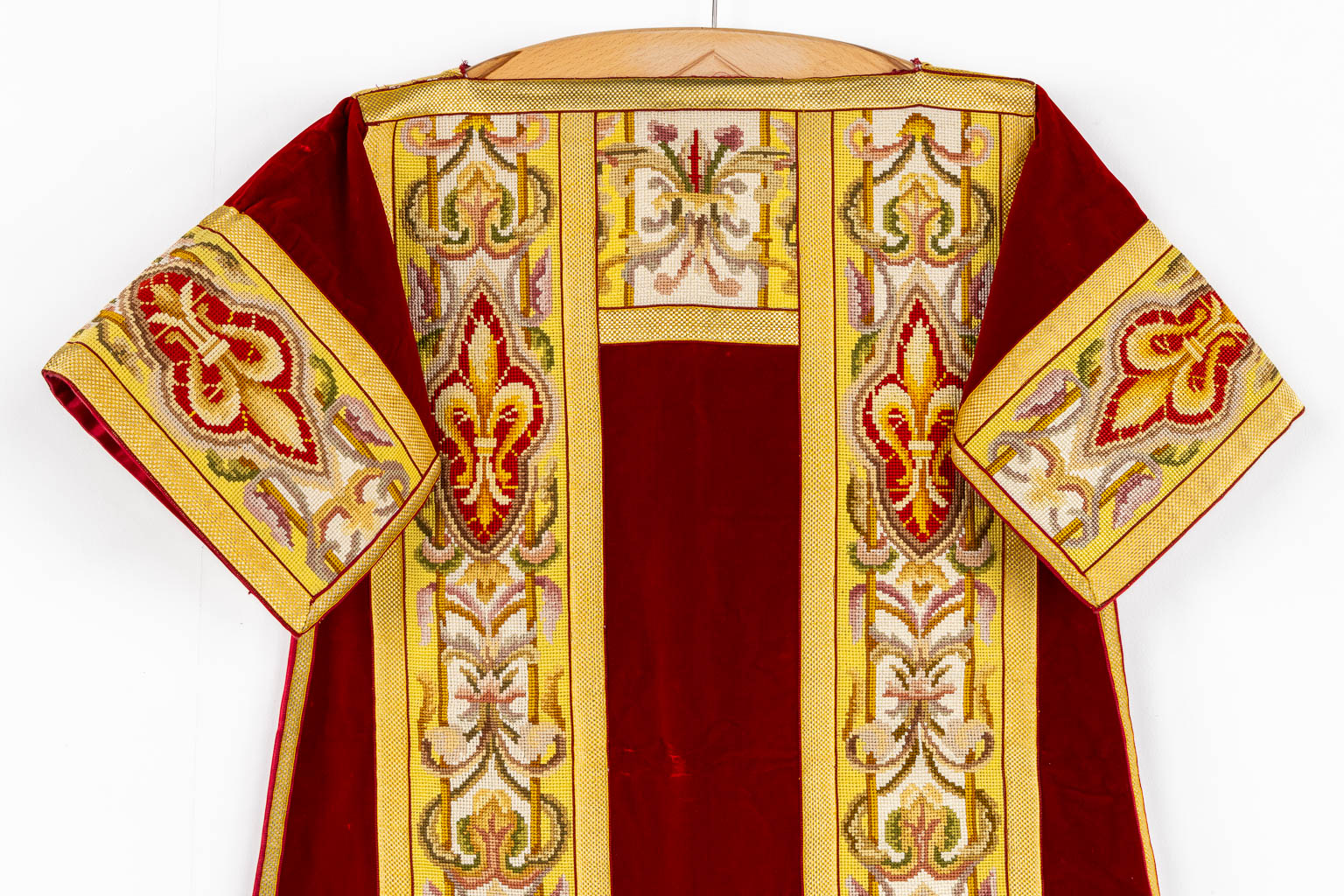 A matching set consisting of two Dalmatics and a Roman Chasuble, embroideries. 