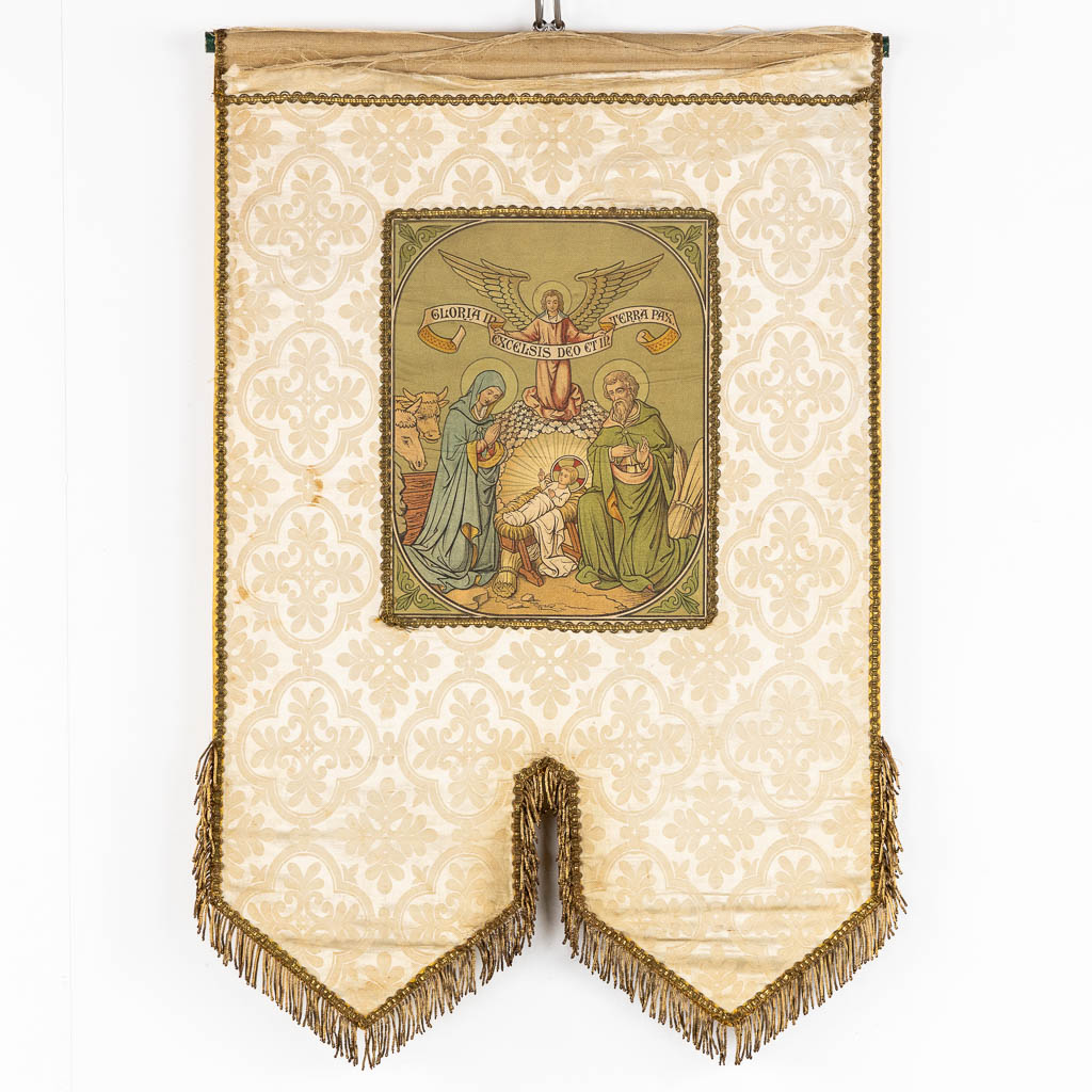 Five banners with Religious scènes, embroidred and printed. Circa 1900.