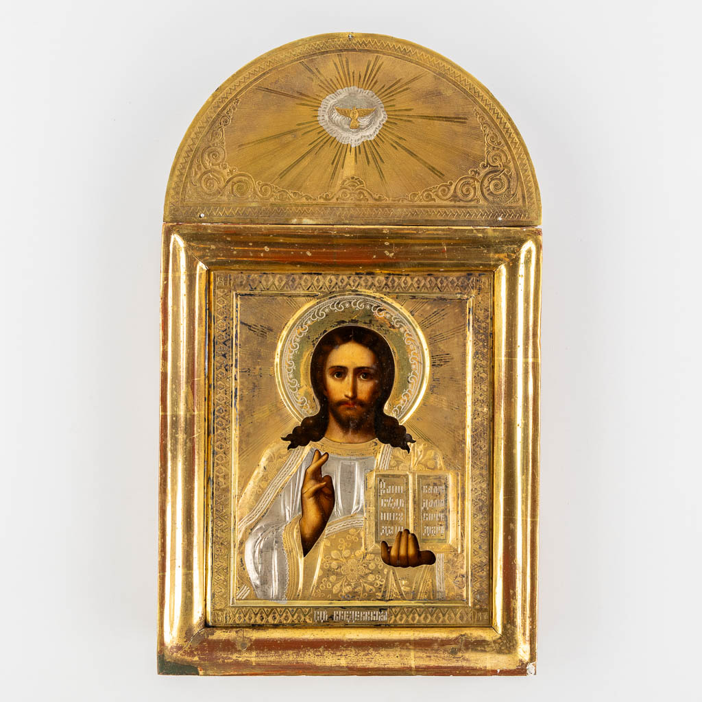 Een Russisch Triptiek icoon, Christus Pantocrator en twee heiligen, Vermeil Rizza, mahonie. Circa 1900. (L:7,5 x W:66 x H:48 cm)