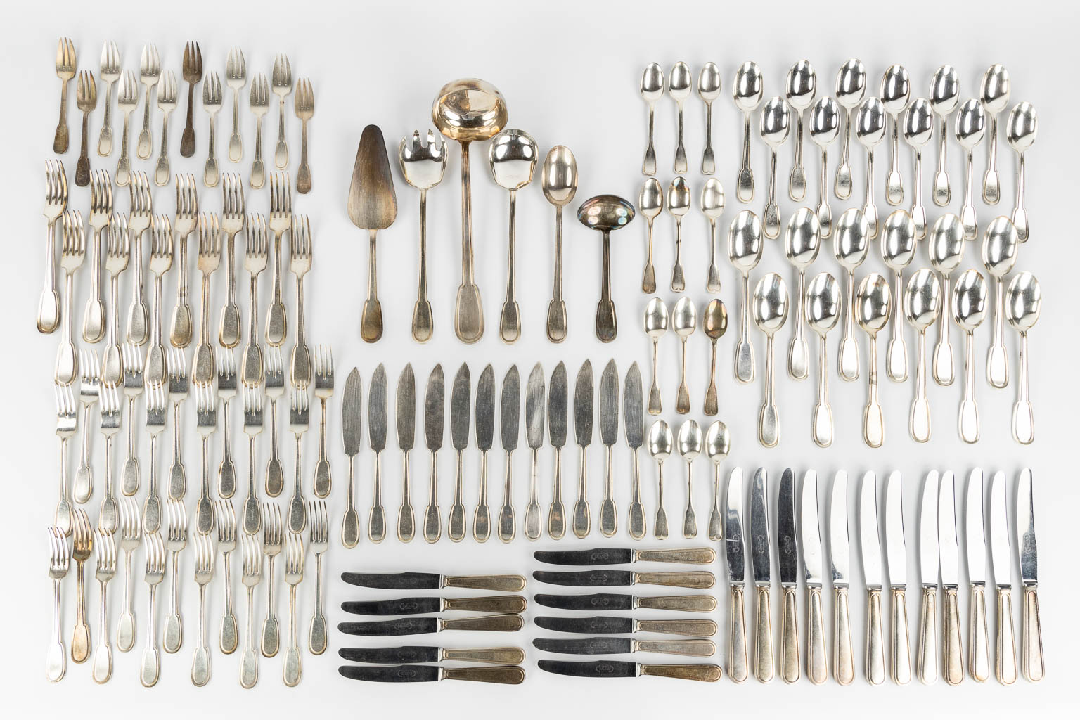 Bruno Wiskemann, a 125-piece silver-plated cutlery. (L:30 cm)