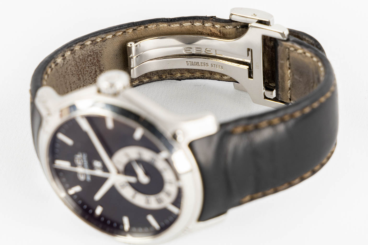 Ebel Classic Hexagon, een herenpolshorloge met GMT. 