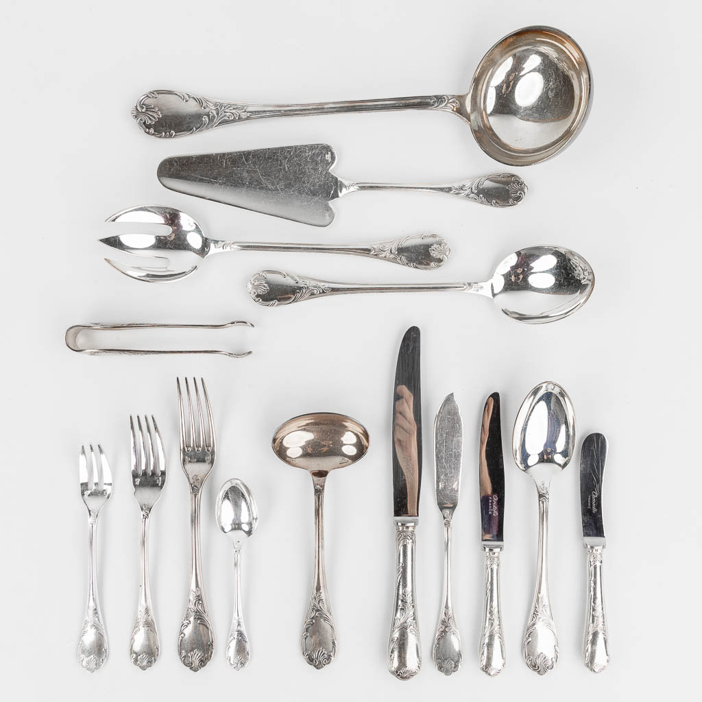 Christofle 'Marly', a 104-piece silver-plated cutlery, added an 83-piece silver-plated cutlery. (L:32 cm)