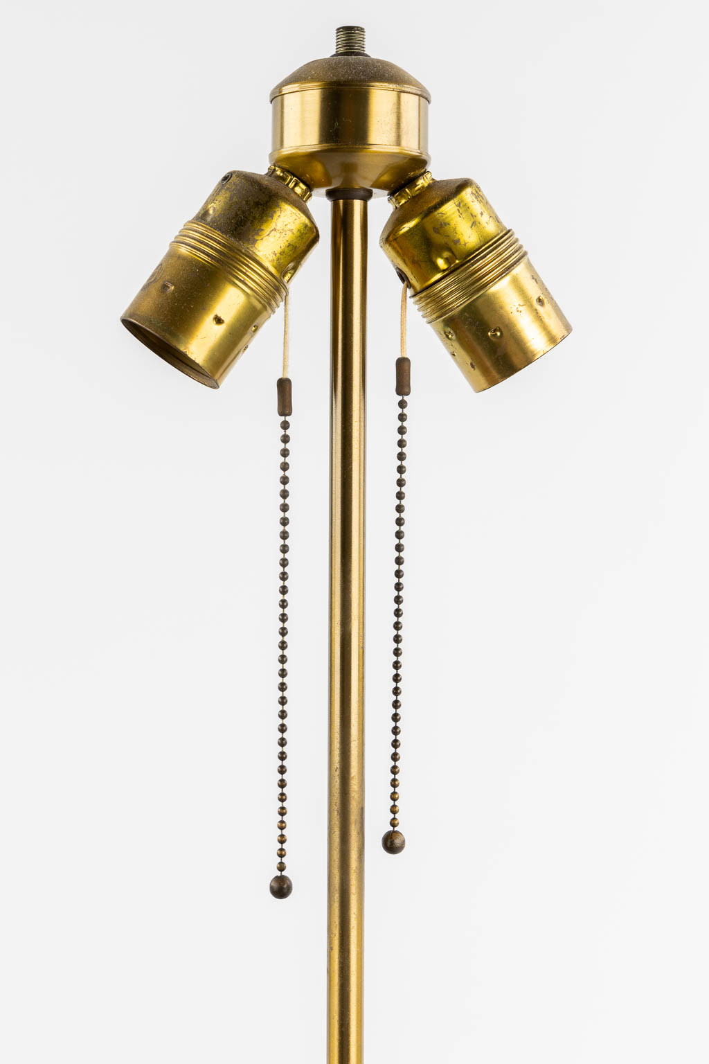 A mid-century table lamp, gilt metal, In the style of Belgo Chrome. (L:37 x W:37 x H:75 cm)