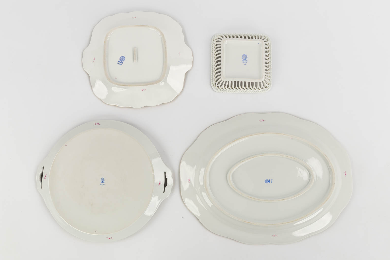 Herend Porcelain, 'Apponyi' an 83-piece hand-painted porcelain dinner service.