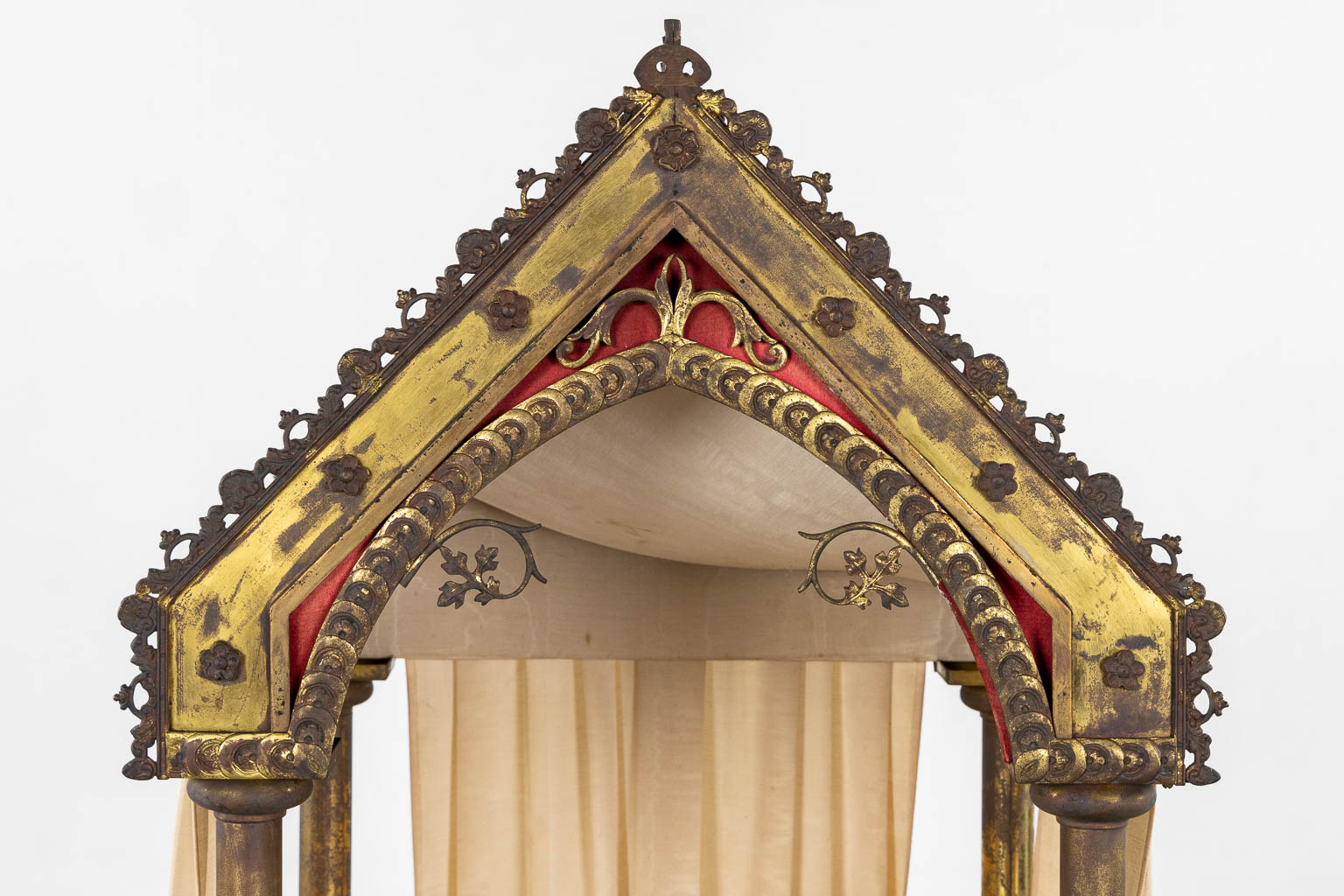 A brass shrine in a Gothic Revival style. Circa 1900. (L:41 x W:58 x H:114 cm)