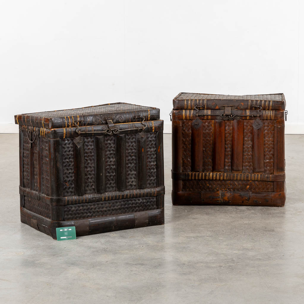 A decorative Oriental pair of side tables, woven. Late 19th/circa 1900. (L:44 x W:59 x H:53 cm)