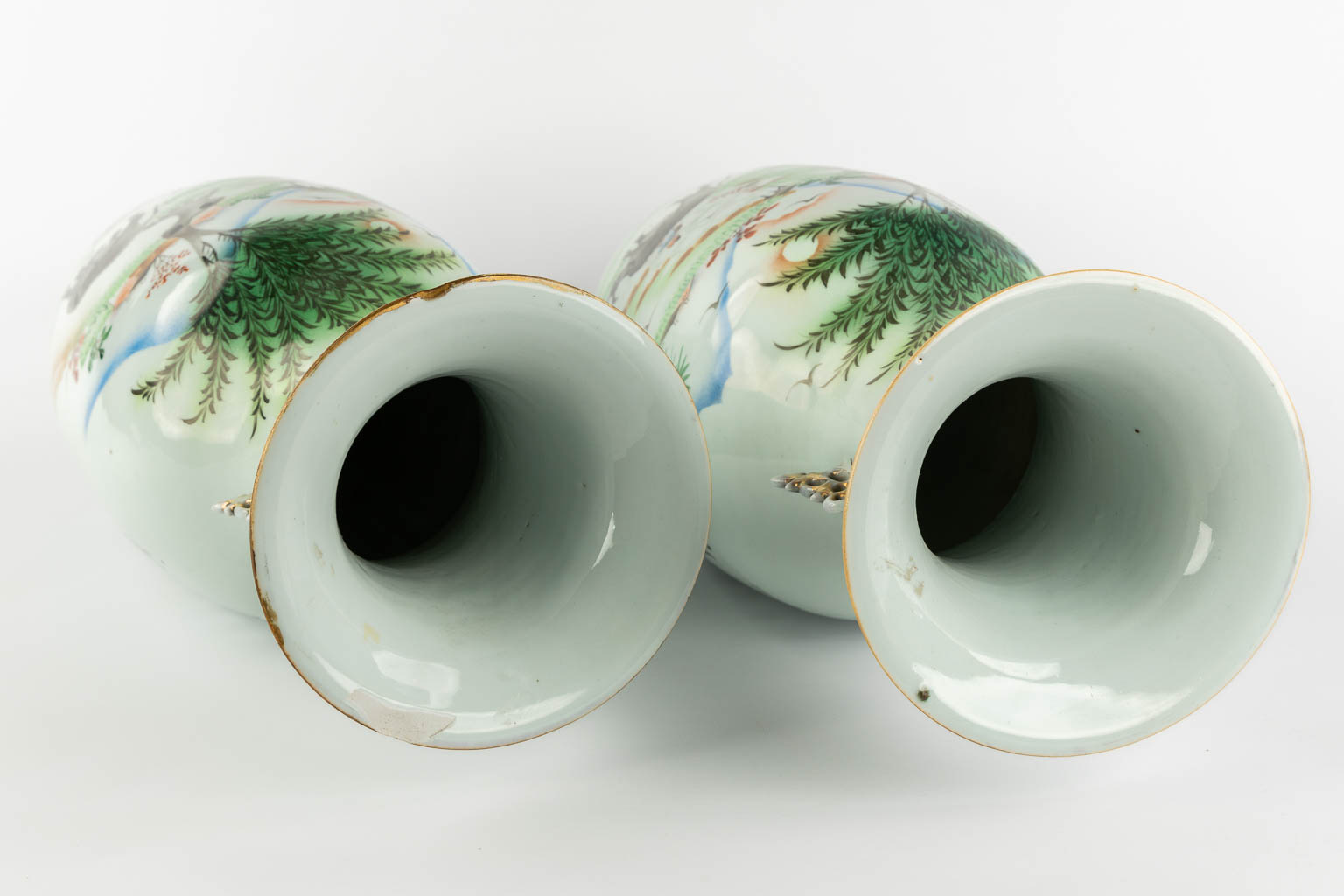 Two pairs of Chinese Famille Rose vases, 20th C. (H:58 x D:23 cm)