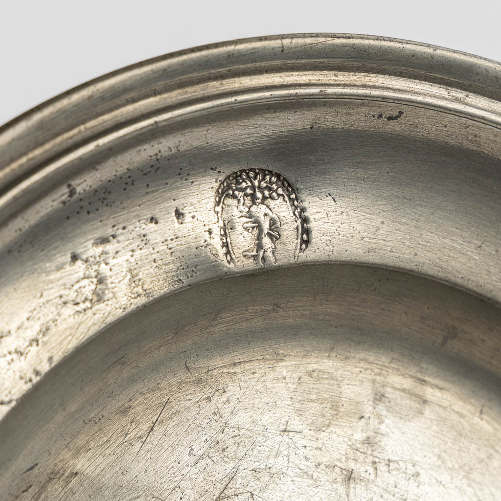 A pewter/tin plate, Ypres, Belgium, Jacobus Van Daele (1735- 1785). (D:26,5 cm)