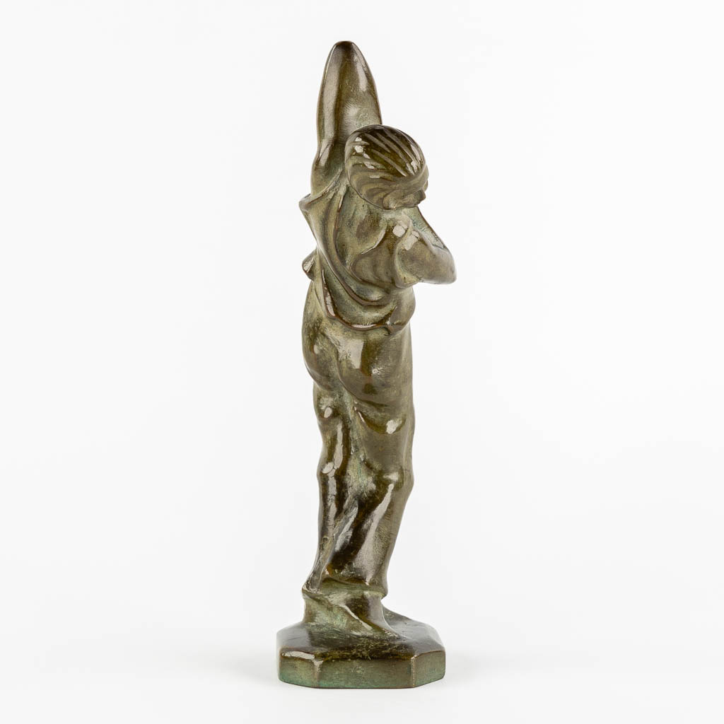 A figurine of a leaning lady, patinated bronze. Art deco. (H:27 cm)