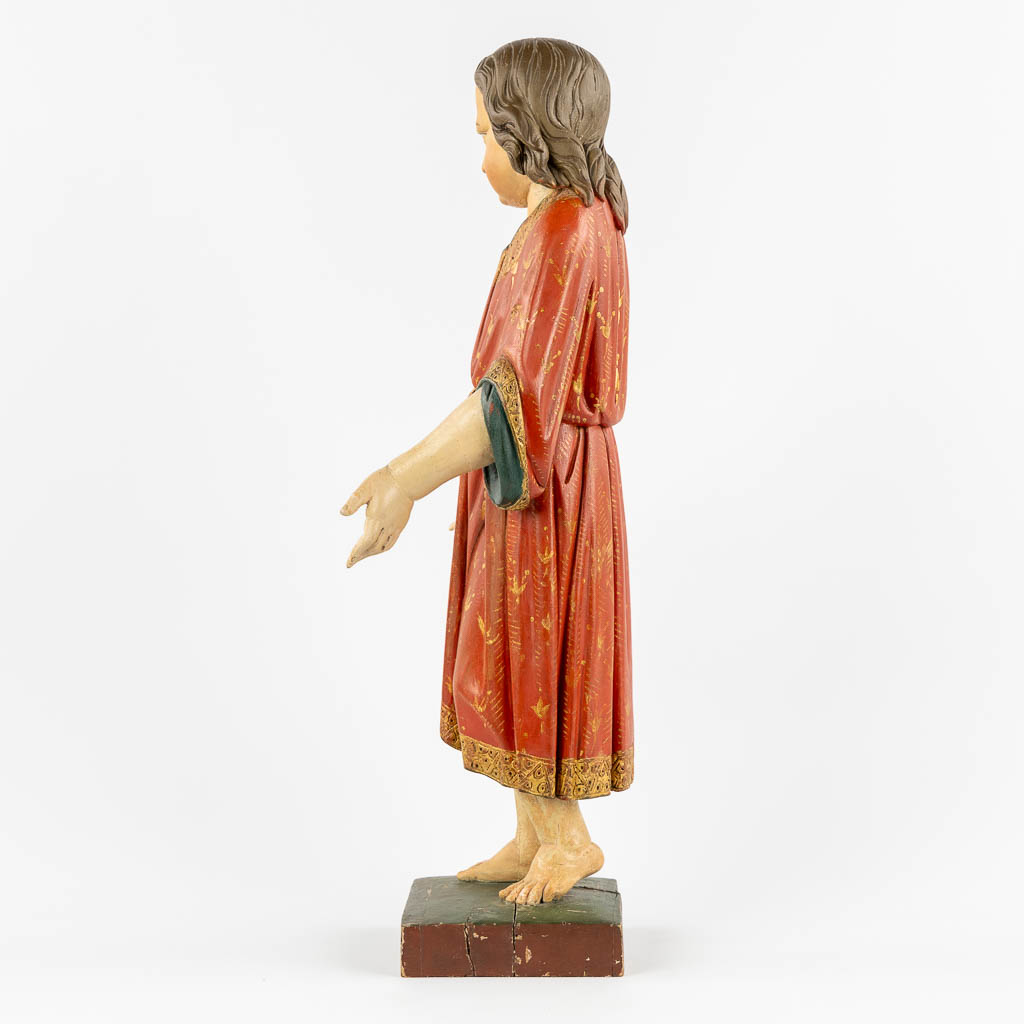 Een antieke houtsculptuur en rijk gepatineerde figuur van Jezus Christus. (c.1900)