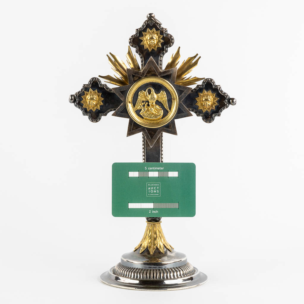 A reliquary curcifix or monstrance, Pelican with chicks, 19th C. (W:17 x H:28 cm)