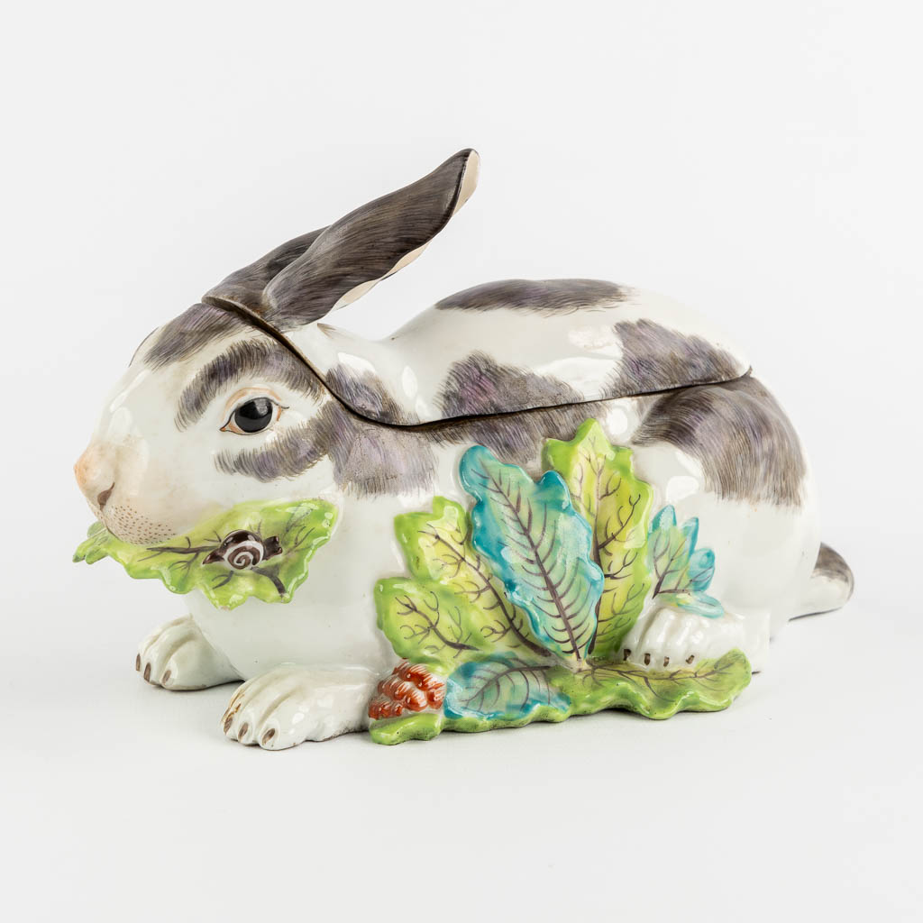 Samson & Cie, 'Rabbit Tureen', polychrome porcelain. Late 19th C. (L:15 x W:23 x H:14,5 cm)