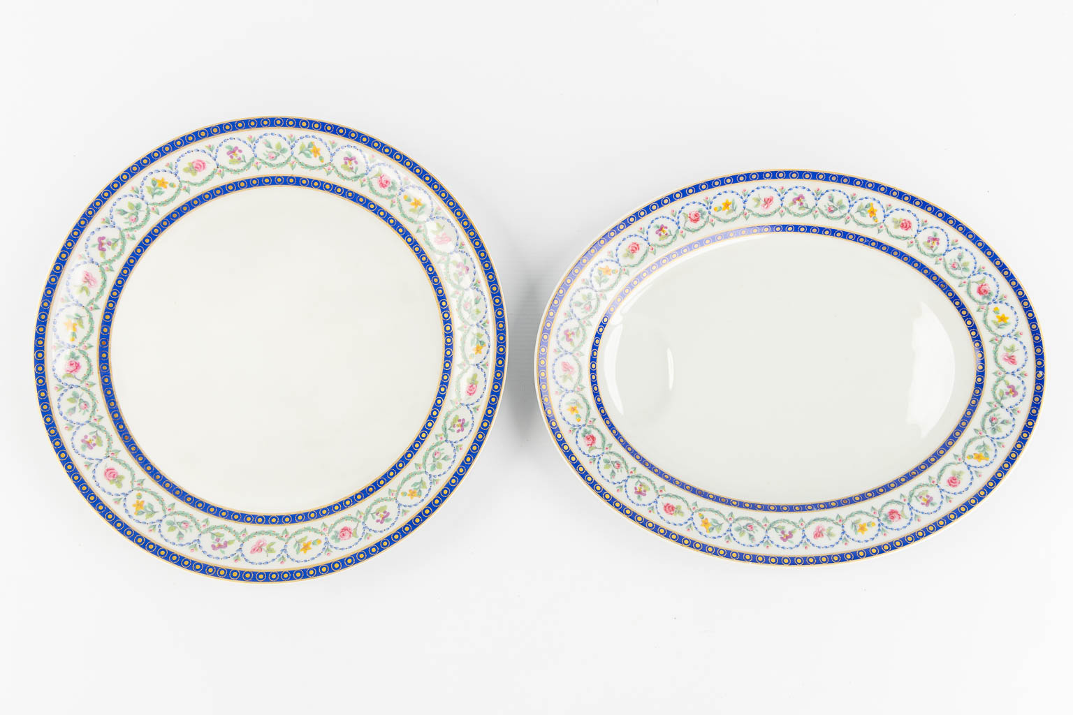 Limoges Haviland, 'Etoiles' een groot dineer en koffieservies. 71 stuks.