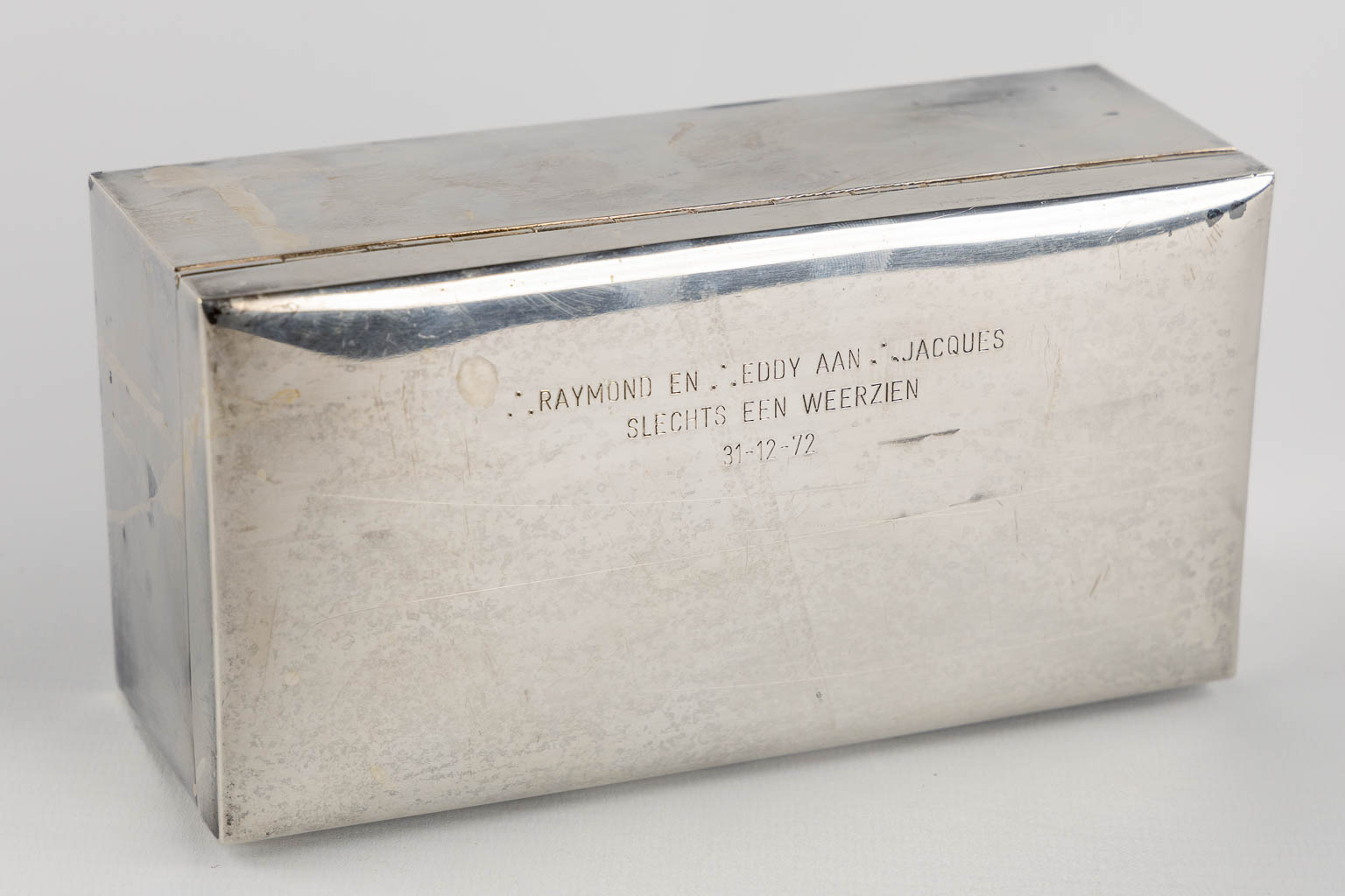 Wolfers, a silver jewellery or Cigar box, added are some silver objects. (L:8 x W:16 x H:6 cm)