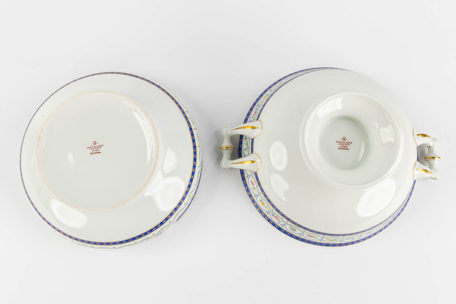 Limoges Haviland, 'Etoiles' een groot dineer en koffieservies. 71 stuks.