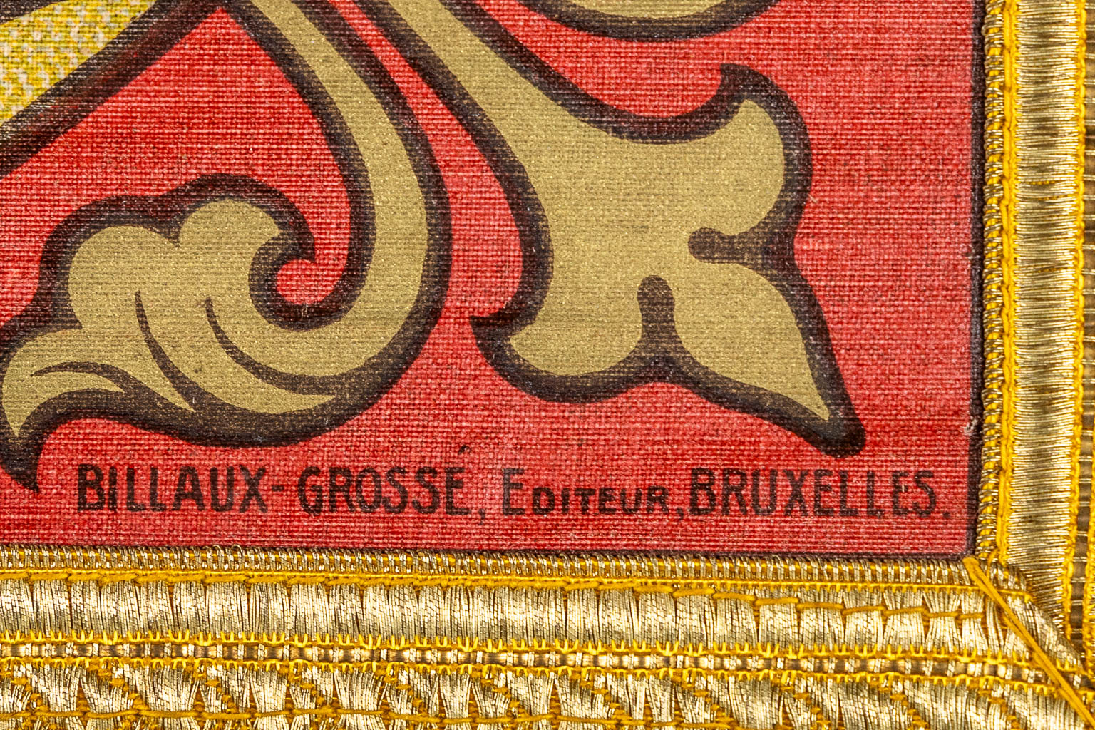 Five banners with Religious scènes, embroidred and printed. Circa 1900.