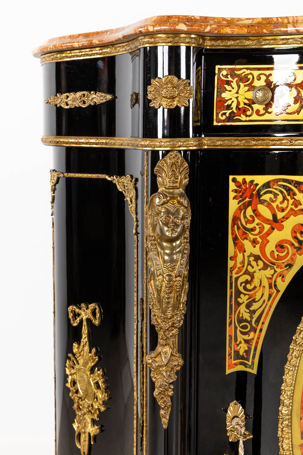 A single door cabinet, Napoleon 3 style, Boulle. 20th C. (L:31 x W:107 x H:101 cm)