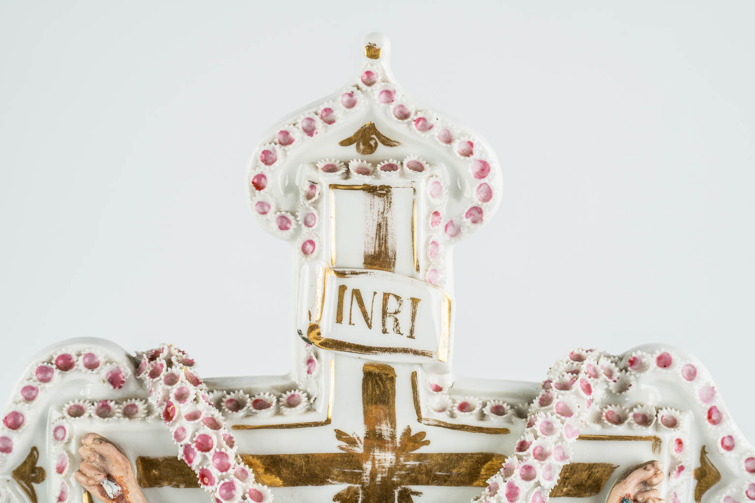 Two Vieux Paris porcelain table holy water fonts, Christ hanging from the crucifix. 19th C.