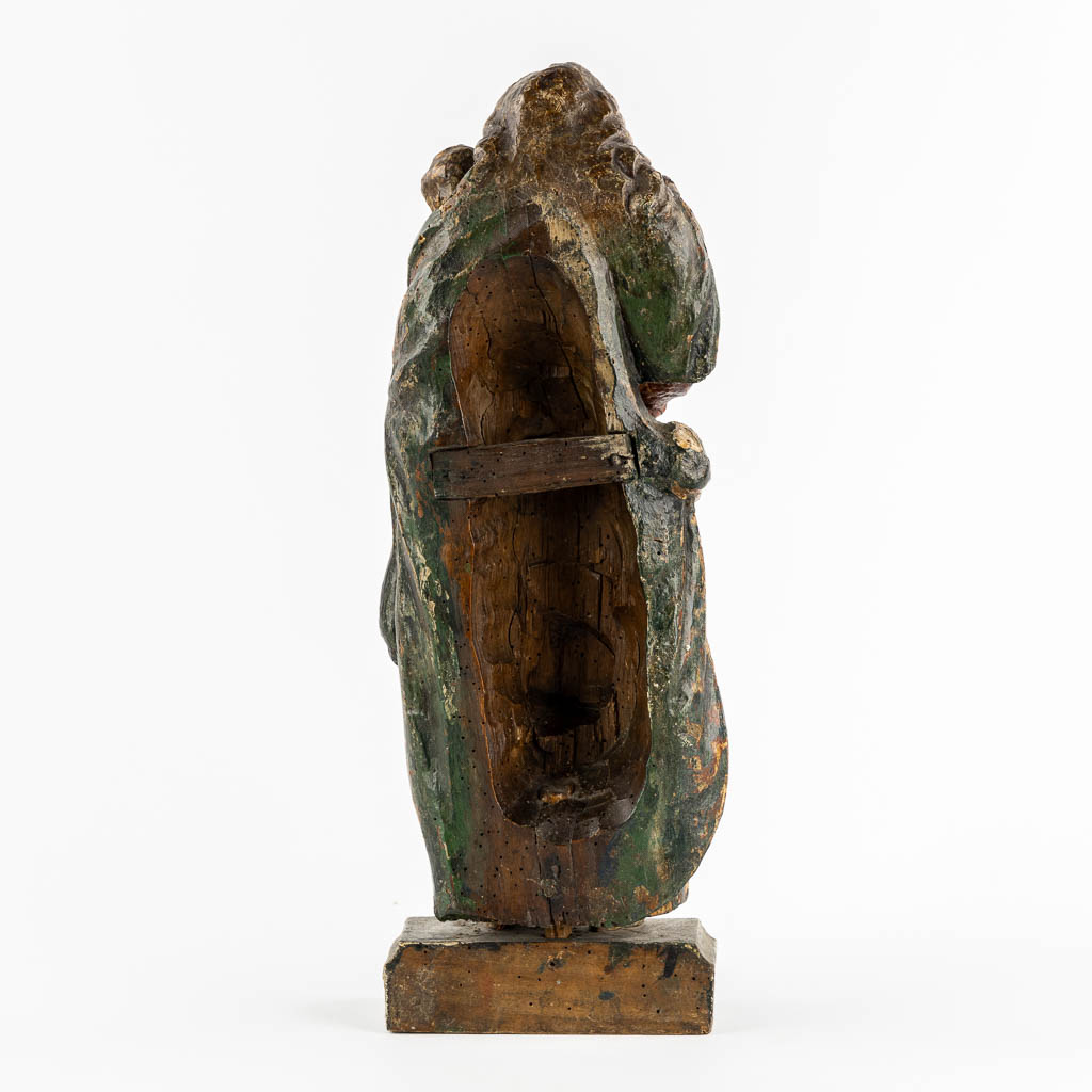 An antique wood-sculptured figurine of Saint Joseph with a Child, Flanders, 17de/18de eeuw. 