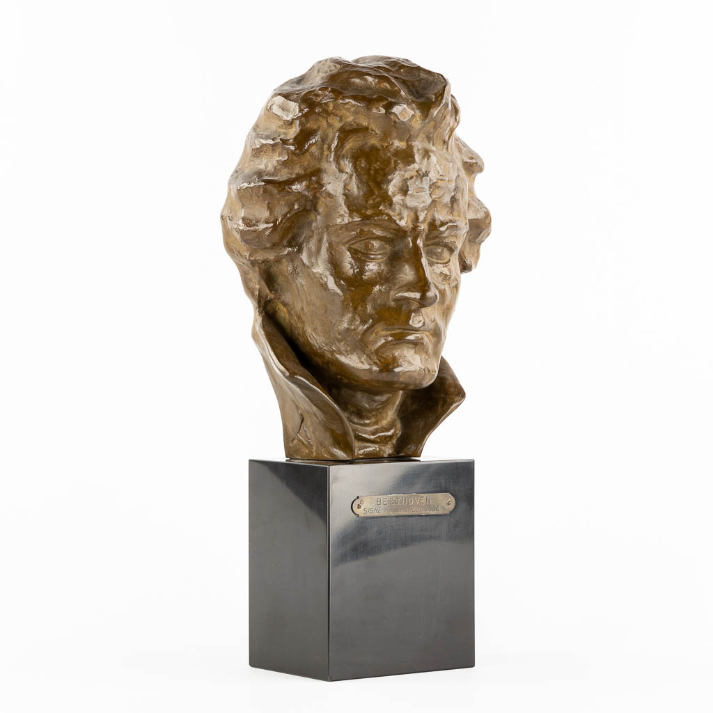 François STEENEBRUGGEN (XX) 'Bust of Beethoven'. (L:16 x W:21 x H:45 cm)