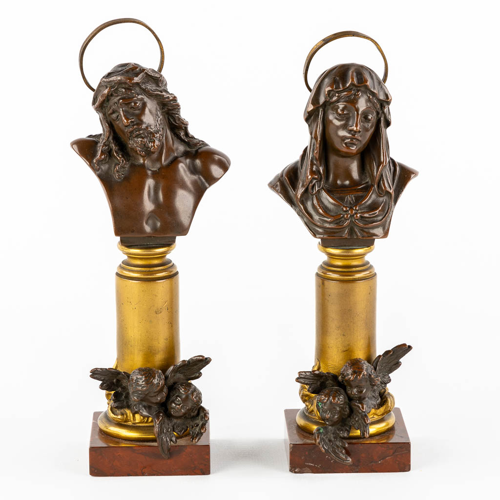 A pair of bustes 'Jesus Christ and The Virgin Mary', patinated bronze. 19th C.