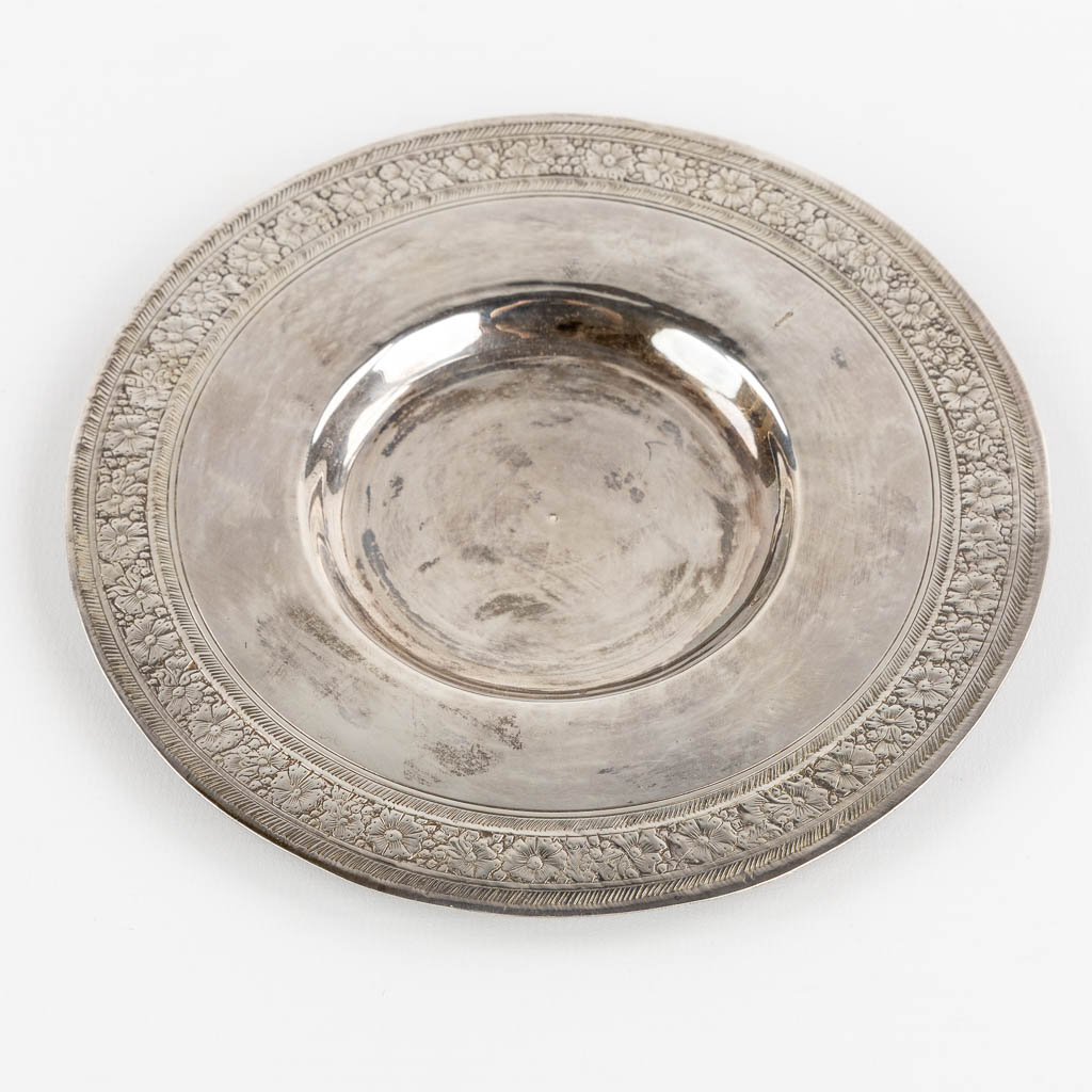 Een vermeil kelk, zilver, late Barokke periode, waarschijnlijk Duitsland. 18de eeuw. 616g. (H:24,5 x D:14,5 cm)