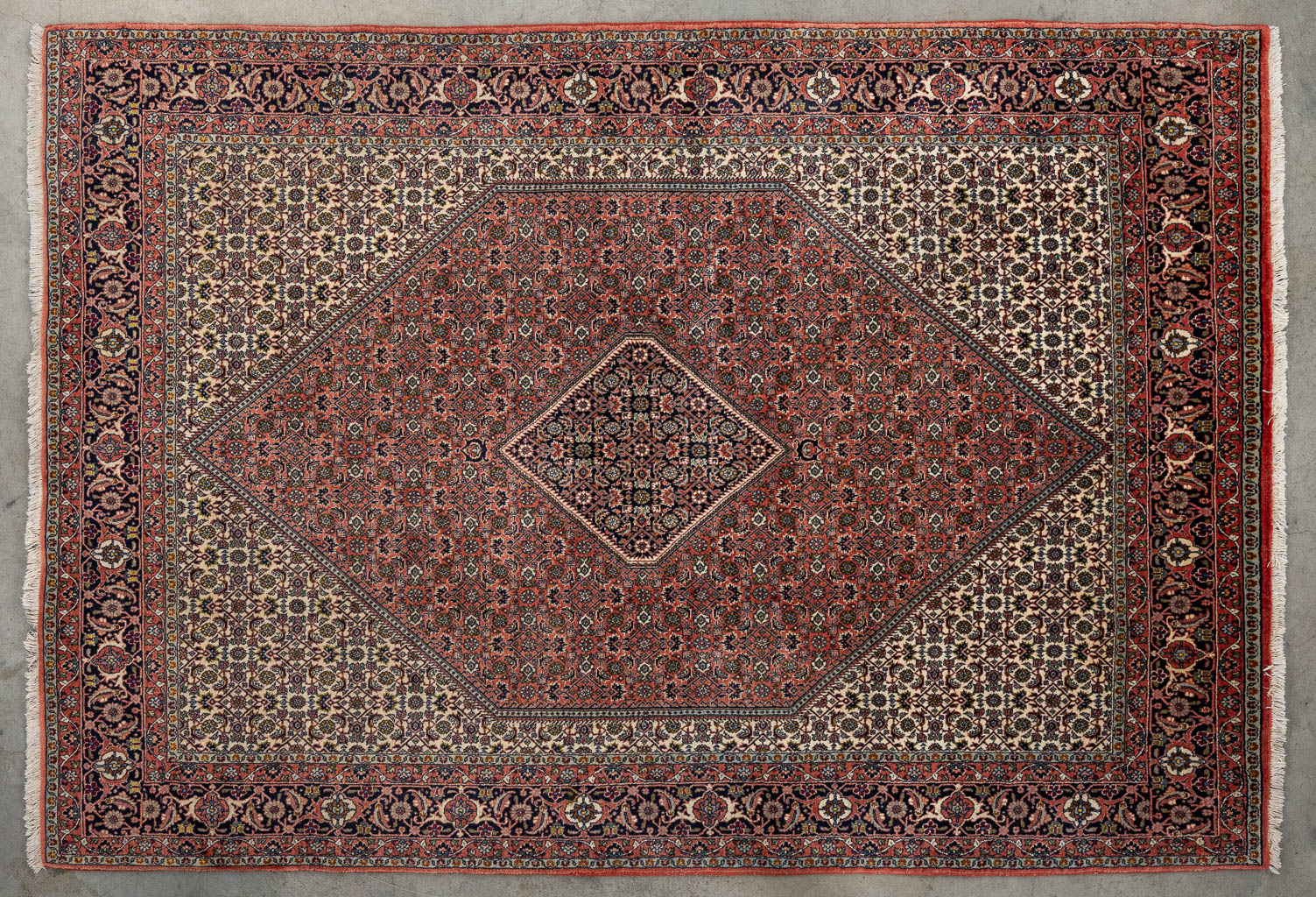 A Persian hand-made carpet, Bidjar. Iran. (L:203 x W:295 cm)