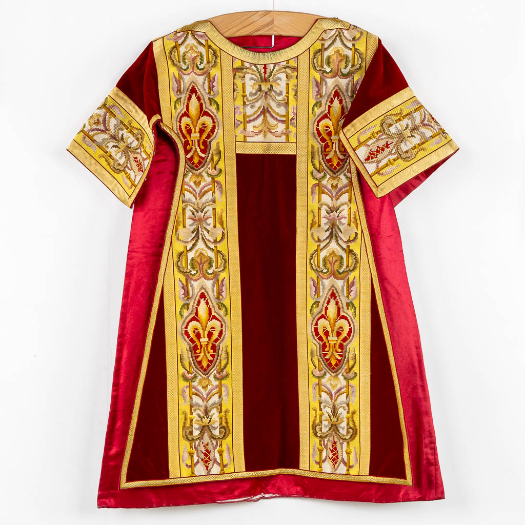 A matching set consisting of two Dalmatics and a Roman Chasuble, embroideries. 