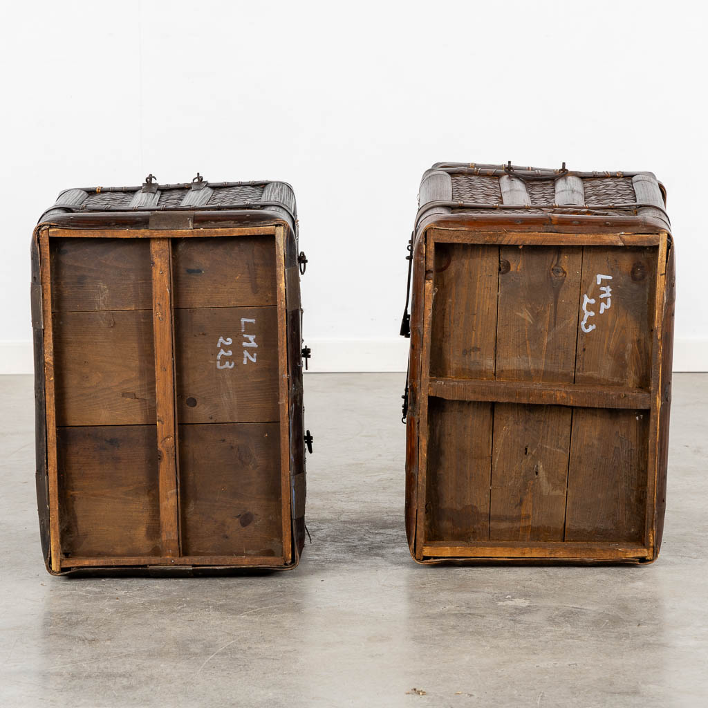 A decorative Oriental pair of side tables, woven. Late 19th/circa 1900. (L:44 x W:59 x H:53 cm)