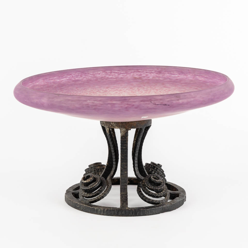 Schneider, a pate-de-verre bowl mounted on a wrought iron base. (H:17 x D:31 cm)