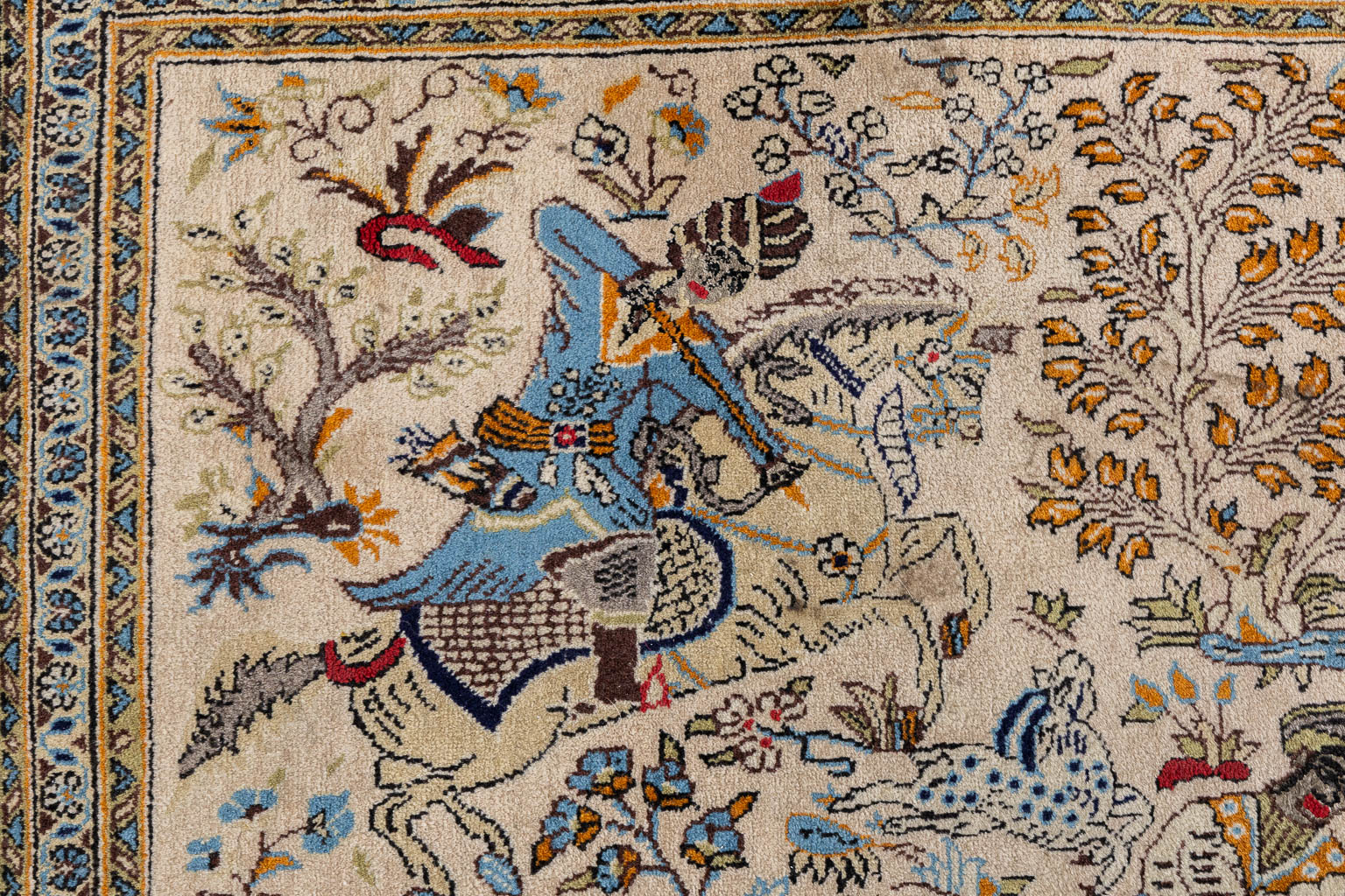 An Iranian hand-made carpet with equestrian hunting decor, Isphahan/Isfahan. (L:82 x W:120 cm)