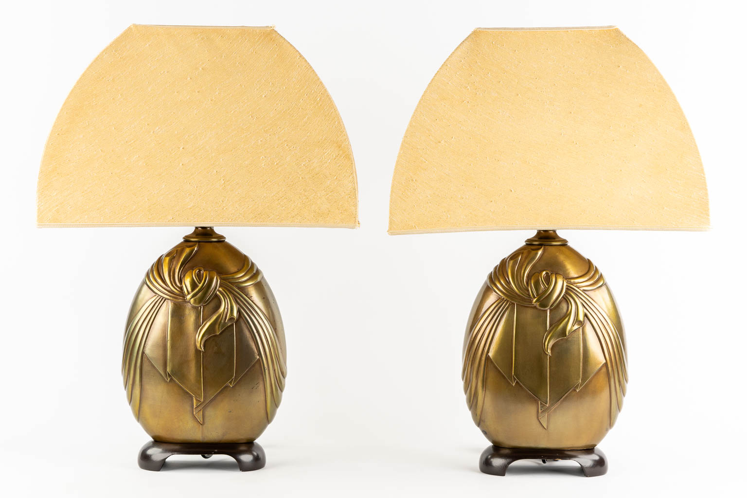 Deknudt, a pair of table lamps. Hollywood Regency style. (L:13 x W:23 x H:43 cm)