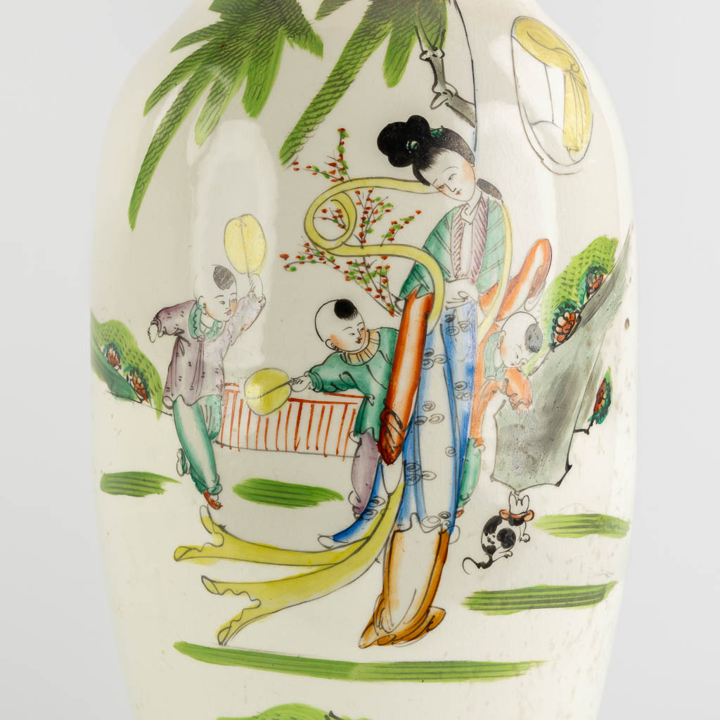 Two pairs of Chinese Famille Rose vases, 20th C. (H:58 x D:23 cm)