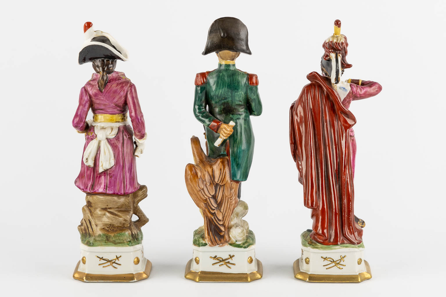 Napoleon and the generals, polychrome porcelain. 15 + 3 pieces. (L:9,5 x W:10 x H:31 cm)