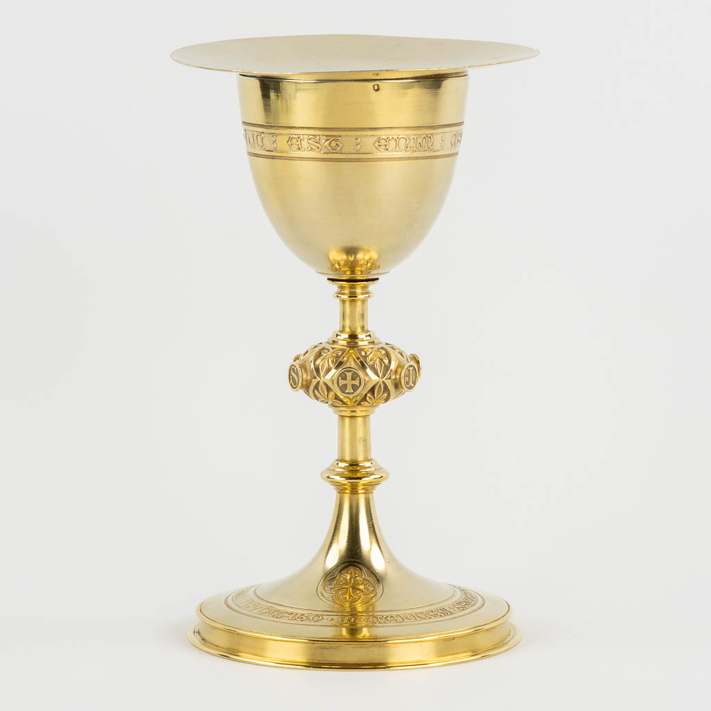 A vermeil chalice, Late Gothic Revival, Consecrated in Paris, 1935. 596g. (H:21,5 x D:13 cm)