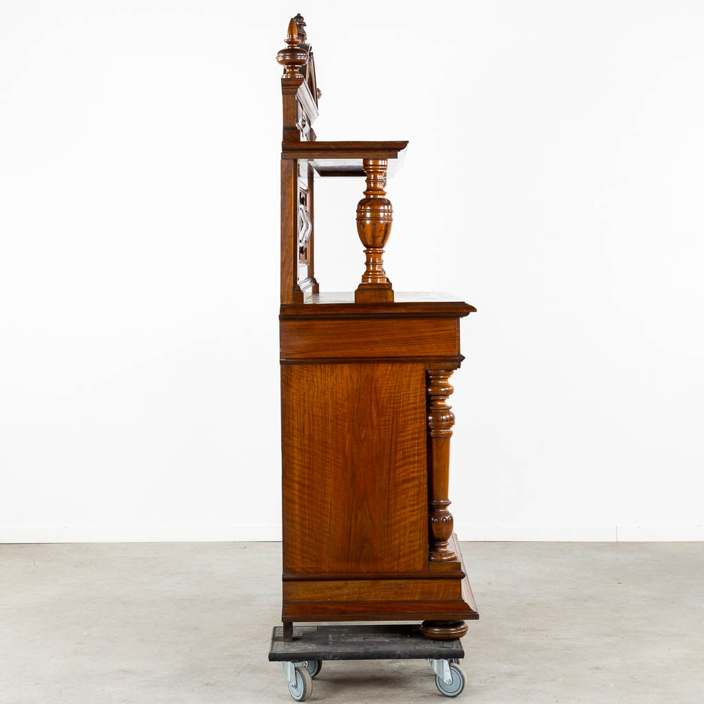 Arthur Etienne & Soeur, Bruxelles, a walnut dresser, Henry Deux. 19th C. (L:61 x W:150 x H:208 cm)