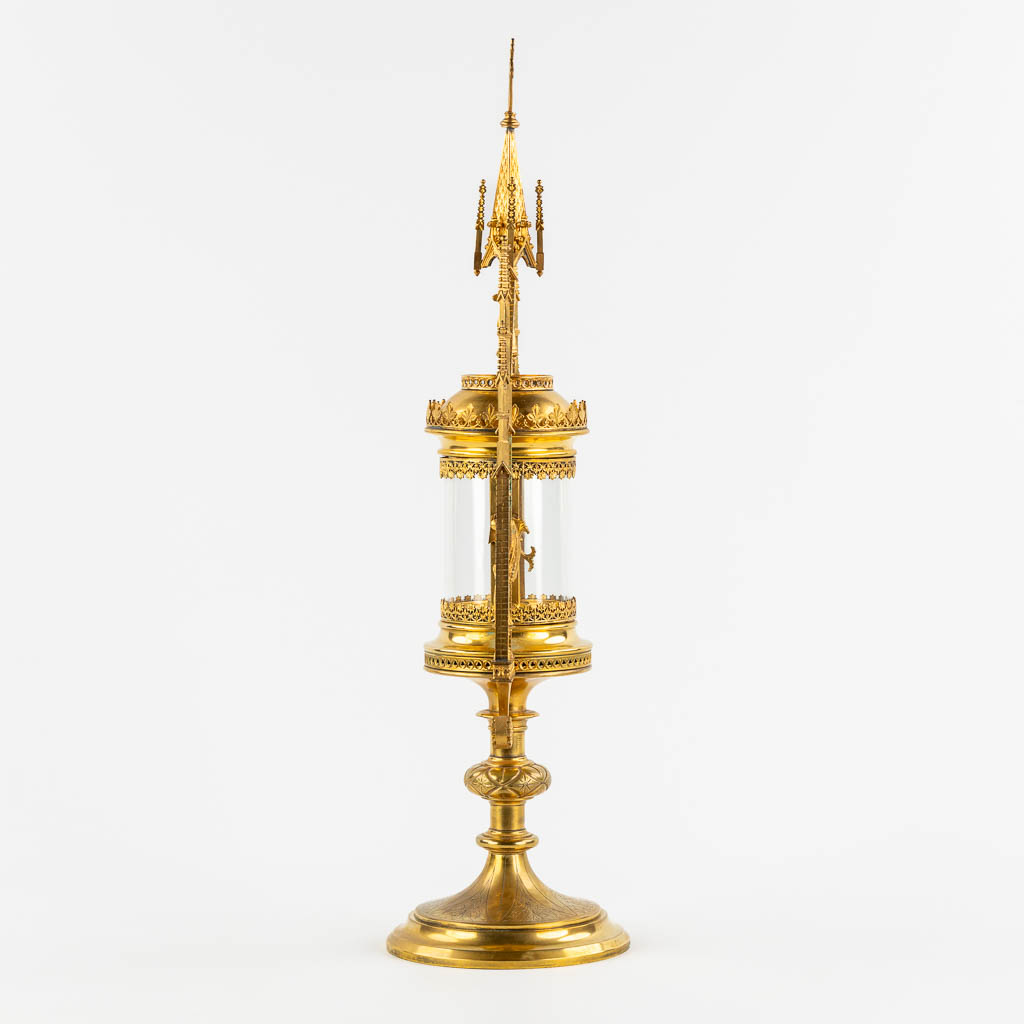 A tower monstrance, gilt brass, Gothic Revival. 19th C. (L:15 x W:20 x H:58 cm)